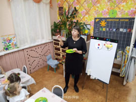 Дети второй младшей группы № 6 подготовили подарки для своих мам. Дети второй младшей группы № 6 подготовили подарки для своих мам.