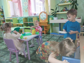 Дети играют Дети играют.