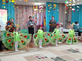 В нашем детском саду начались осенние утренники В нашем детском саду начались осенние утренники.