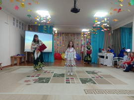 Праздник осени прошел в подготовительной группе № 8 Праздник осени прошел в подготовительной группе № 8.